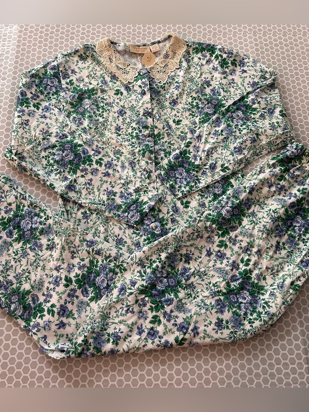 Vintage NWT Cream Label Victoria Secret Cream Button-Down Green Purple Floral PJ